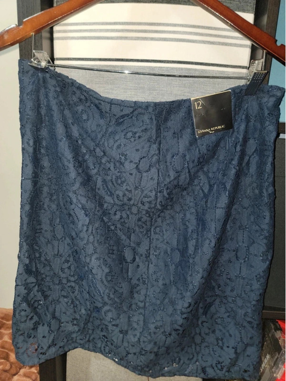 Banana republic size 12 eyelet pencil skirt